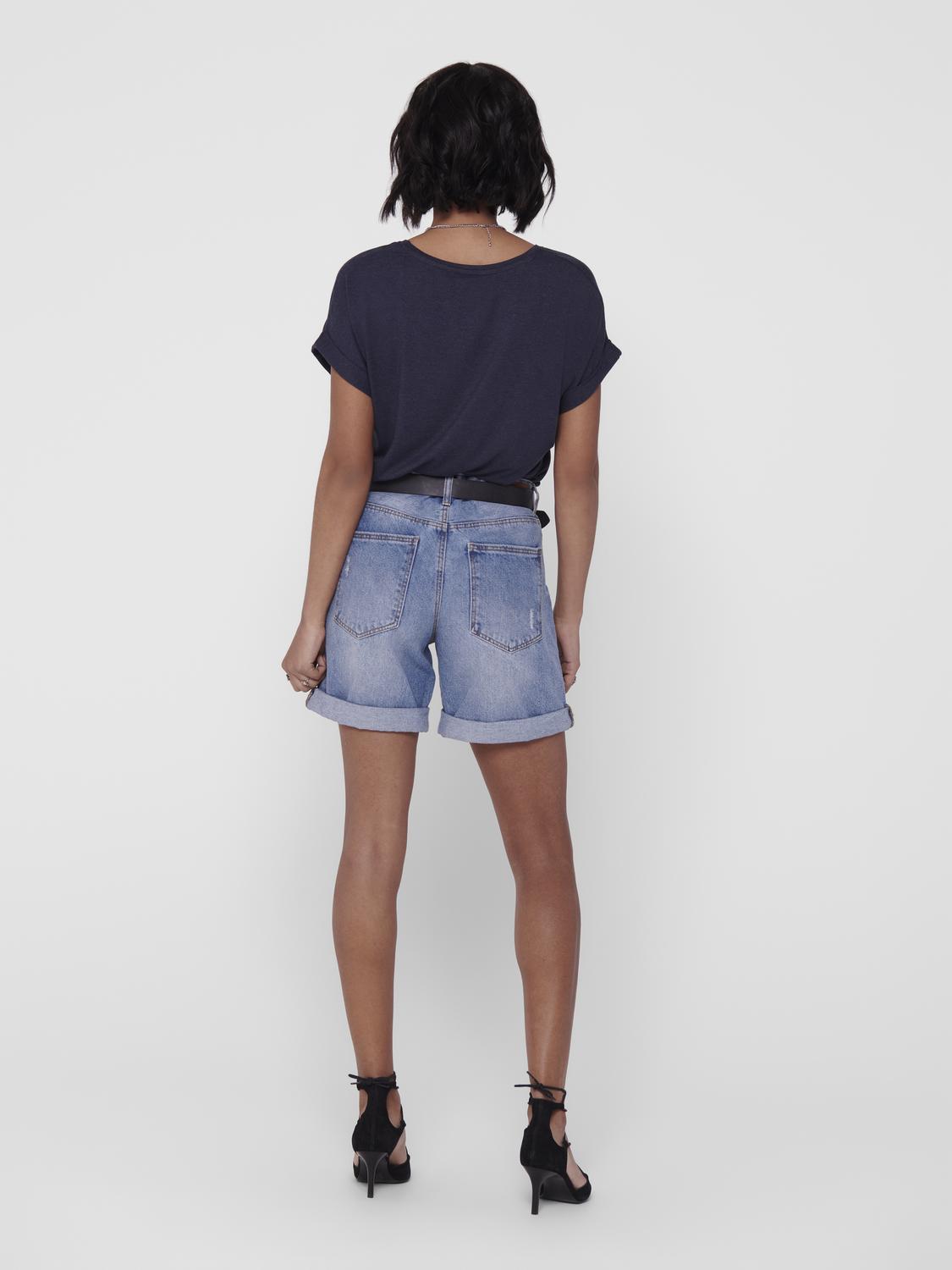 model_shot-back
